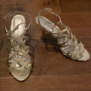 Adrianna Papell heels